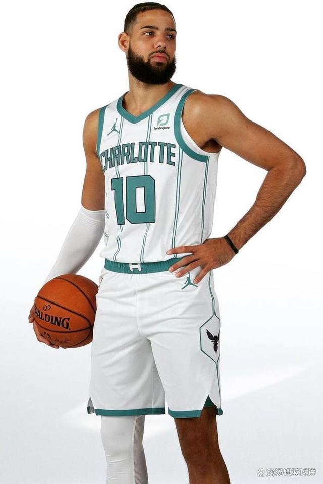 海星TV西甲赛程吃紧，夏洛特黄蜂清晨绝杀压哨，球迷炸锅，控场能力受关注的简单介绍